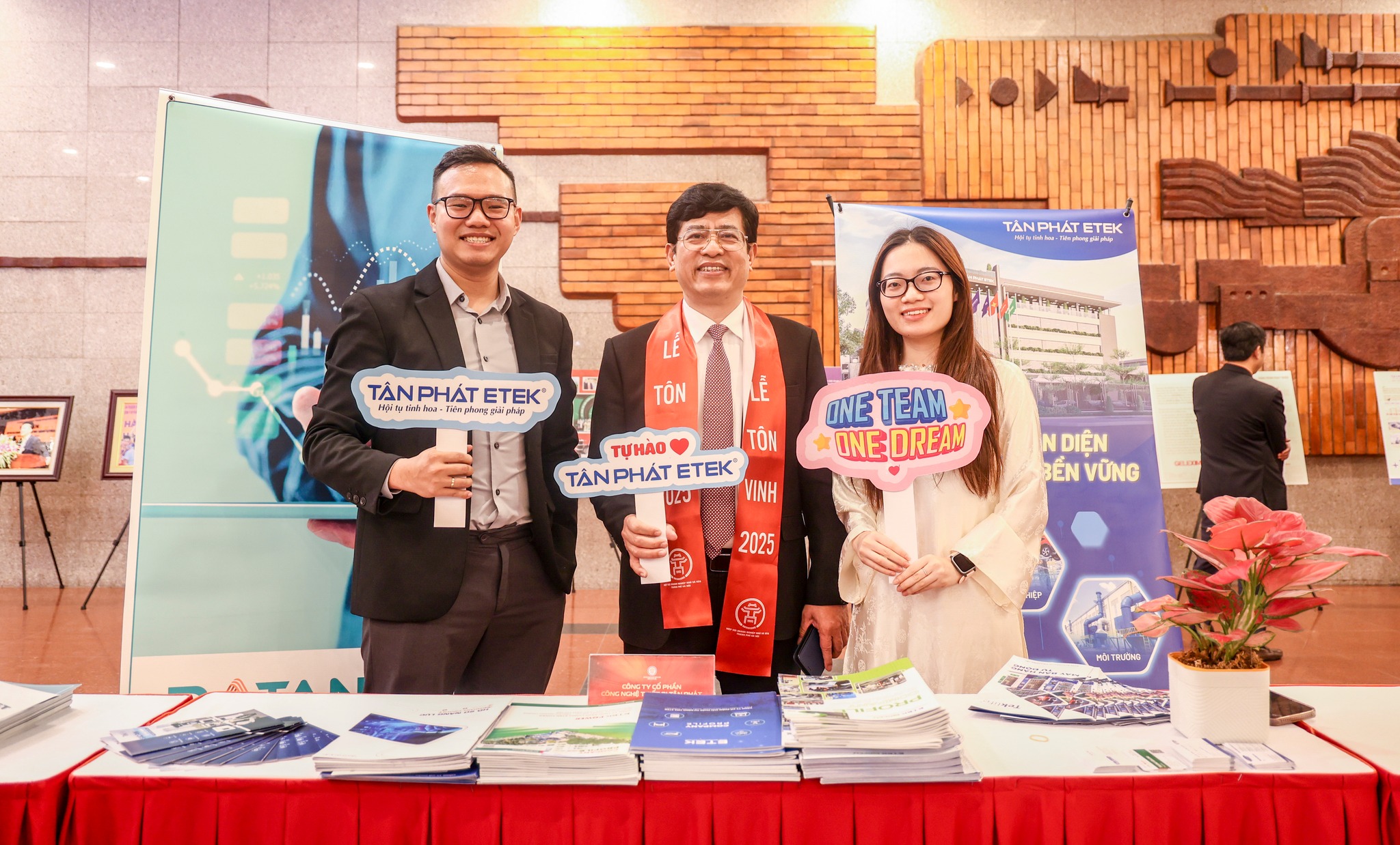 TÂN PHÁT ETEK – Đồng hành phát triển cộng đồng doanh nghiệp, góp phần xây dựng và phát triển kinh tế Thủ đô