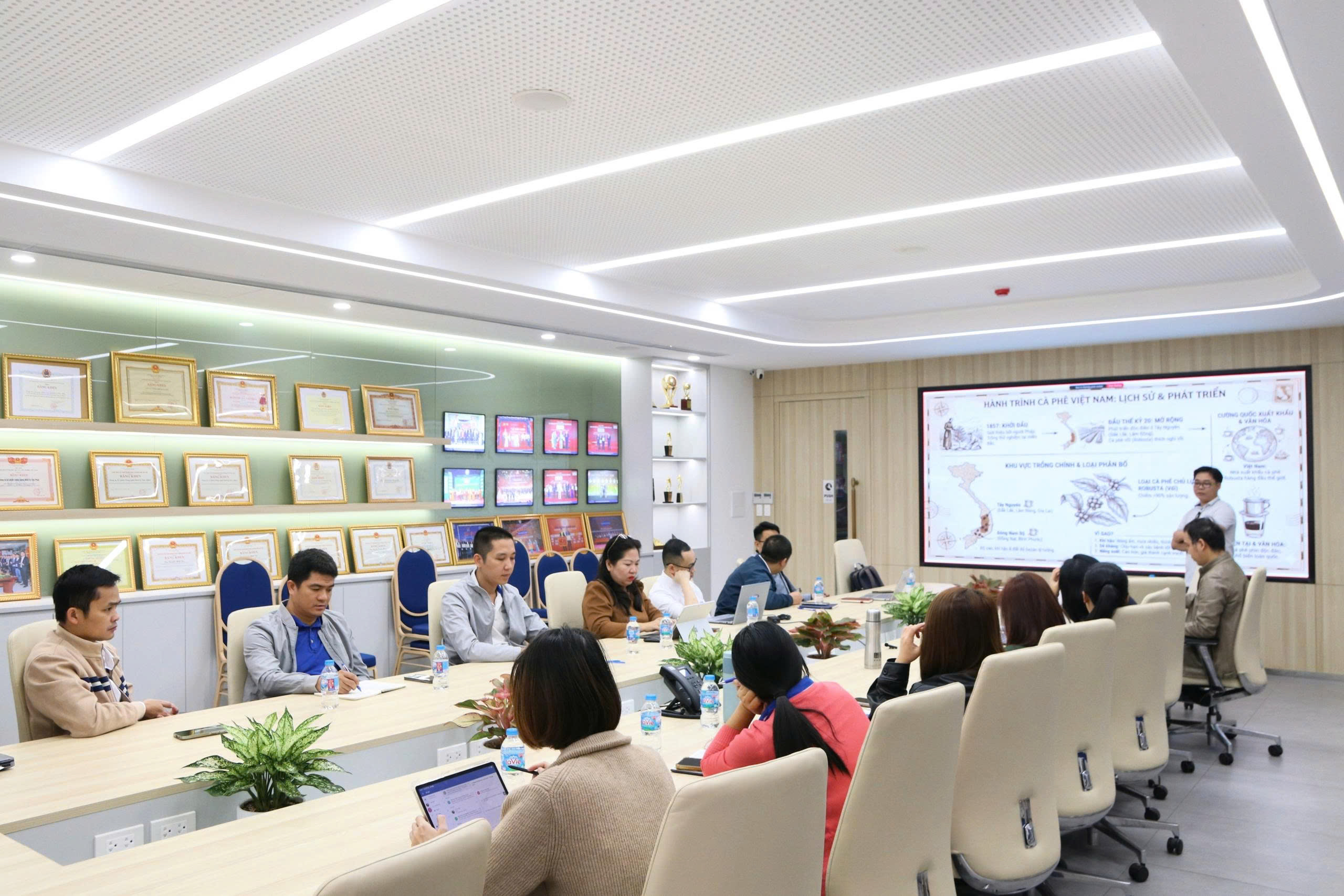 Workshop chia sẻ nhận thức ISO 9001:2015 với sự tham gia của đội ngũ Trưởng phòng ETEK