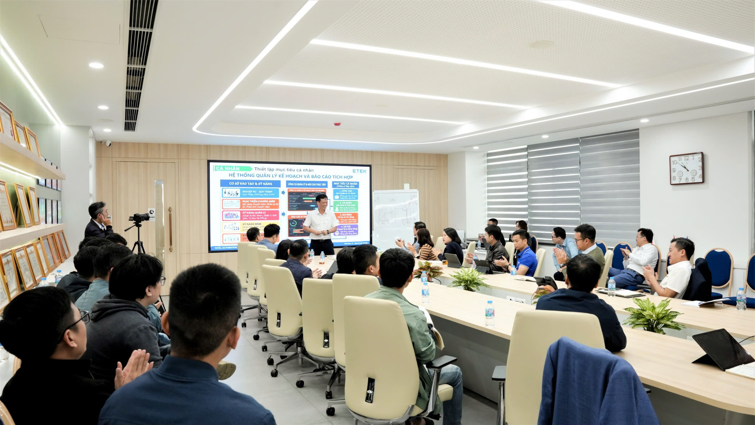 Đào tạo không phải sự kiện, mà là một phần trong văn hoá làm việc tại ETEK